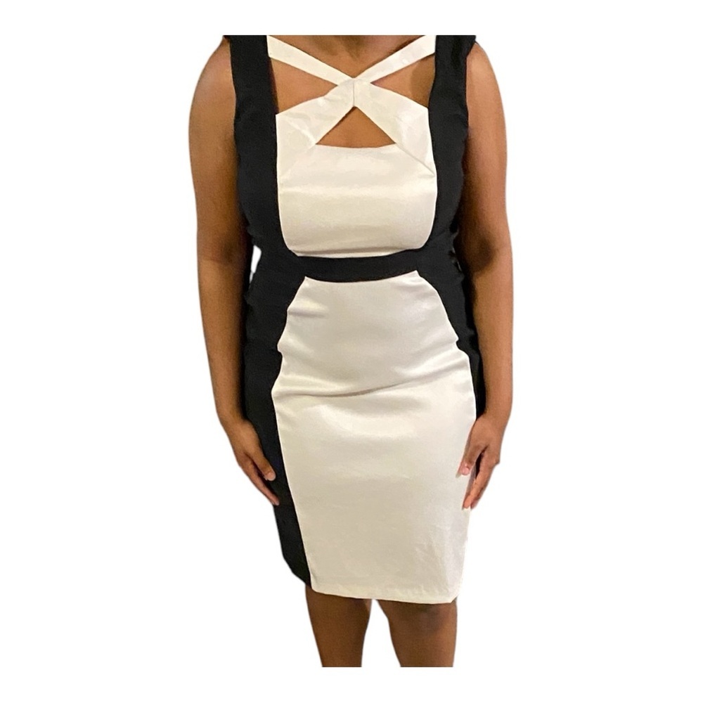 Connected Apparel Bland And White Dress